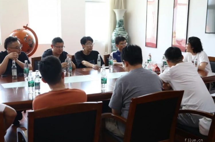 凝心聚力 坚定保级决心!青岛海牛俱乐部召开球迷、媒体恳谈会